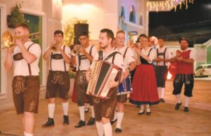Complexo München promove noites de magia natalina na Open Mall