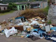 Ponte do Viver Bem é alvo de descarte irregular de lixo