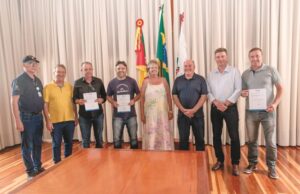 Prefeita Helena empossa novos subprefeitos e diretor