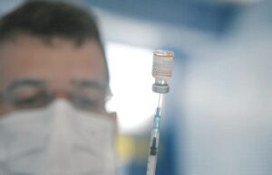 Covid-19 | Brasil começa a aplicar vacina bivalente