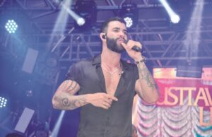 Show | Embaixador leva milhares de fãs para show em Santa Cruz