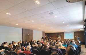 Segurança | Profissionais da educação participam de treinamento do botão de pânico