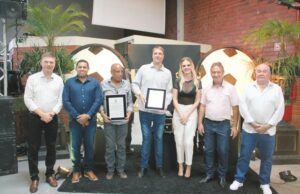 Reconhecimento | FC Santa Cruz recebe homenagem da Câmara
