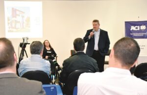 Café empresarial | Diretor da Wizard palestrou sobre as experiências de 30 anos de atuação