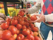 Bolso do consumidor | Cesta básica tem elevação de mais de 6%