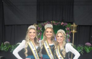 Festa da Alegria | Rainha da 38ª Oktoberfest é Camila Eduarda Schaefer