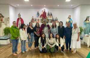 Templo de Umbanda Pai Ogum Beira-Mar e Mãe Oxum recebe intercambistas do Canadá