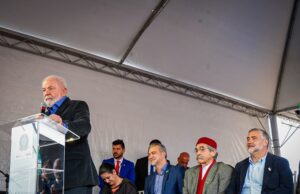 Presidente Lula inaugura casas em Viamão e bloco cirúrgico em hospital de Porto Alegre