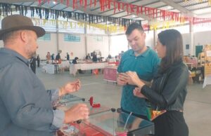 Evento | Mercado das Pulgas teve jogos, música, dança e comercialização por 34 expositores
