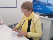 Termo | Helena Hermany assina aditivo contratual com a Corsan Aegea