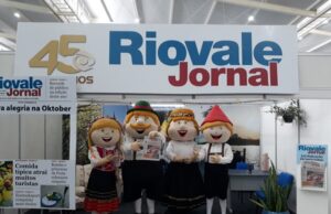 Oktoberfest | Riovale Jornal marca presença com seu tradicional estande