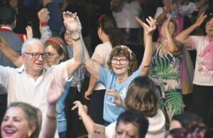 Dia da Maturidade Ativa na 38ª Oktoberfest registra público de 30 mil pessoas