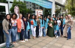 Parceria entre Prefeitura e Instituto Ana Hickmann forma primeira turma de manicures profissionais