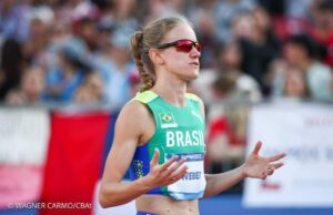 Jaque Weber é a 4ª melhor das Américas nos 800m