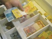 Tá valendo | Salário mínimo de R$ 1.412,00 em vigor