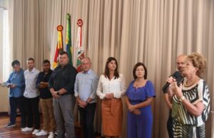 Prefeita Helena mobiliza lideranças da região para consulta pública sobre regulamentação de cigarros eletrônicos