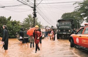 Cheia do Rio Pardinho | Famílias santa-cruzenses tiveram que ser retiradas novamente do bairro Navegantes