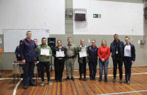 Defesa Civil entrega certificados de reconhecimento aos voluntários do Centro Regional de Doações