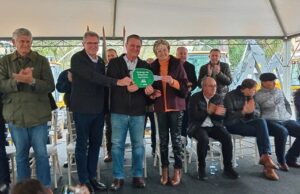 Santa Cruz e municípios da região recebem máquinas agrícolas