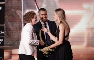 Atletismo | Jaque Weber recebe troféu em premiação nacional