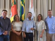 PREFEITURA | Sérgio Moraes recebe visita do prefeito de Três Passos Sérgio Moraes recebe prefeito de Três Passos