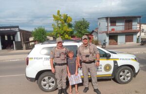 COMUNIDADE | Brigada Militar de Candelária surpreende menino em seu aniversário