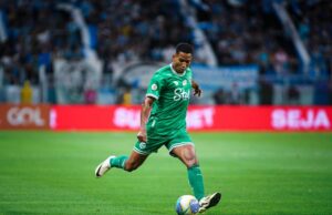 REFORÇO | Grêmio fecha acordo para a contratação do lateral-direito João Lucas