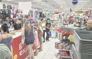 Volta às aulas | Comércio sente movimento antecipado intenso