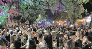 Santa Folia | Sábado é com o tradicional Bailinho da Borges