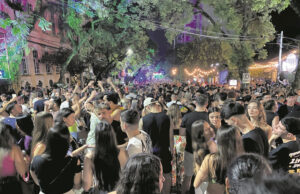 Santa Folia | Sábado é com o tradicional Bailinho da Borges