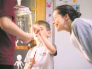 Volta às aulas | Relações humanas e aprendizado de línguas na primeira infância