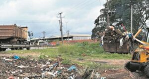 BR-471 | Equipes fazem limpeza de bueiros em trecho da via