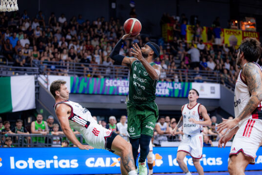 NBB 2026 | União Corinthians vira o jogo e derruba o Flamengo no Arnão