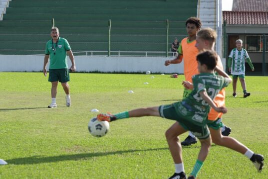 Futebol | EC Avenida aposta na base para crescer