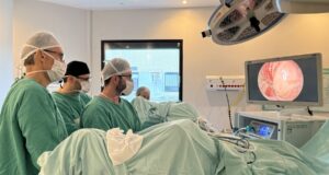 Saúde | Hospital Ana Nery realiza primeira microcirurgia endoscópica transanal da região