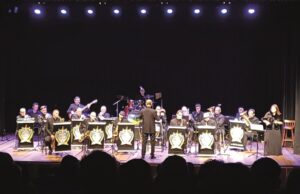 Música | Santa Brass comemora dez anos com show
