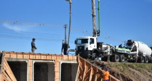 Vazão de água | Prefeitura inicia concretagem de alas laterais da estrutura na ERS-409