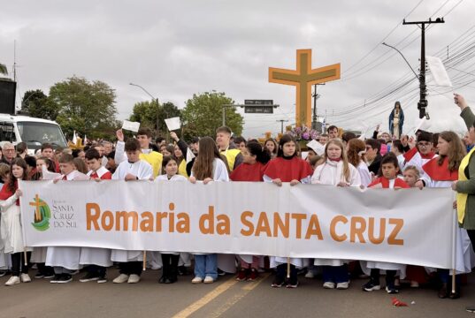 Igreja Católica | 25ª Romaria da Santa Cruz celebra fé e paz; veja galeria de fotos