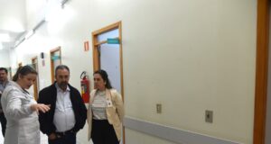 Danos pelas chuvas | Prefeito determina licitação emergencial para reforma do Hospitalzinho