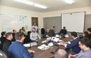Saneamento | Prefeito cobra da Corsan/Aegea mais qualidade nos serviços e solução para problemas na pavimentação