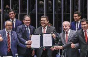 Trabalho | Congresso promulga emenda do fim da 6×1; escala 5×2 começa em 60 dias