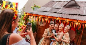 41ª Oktoberfest | Dia da Maturidade Ativa e último desfile temático marcam a programação nesta quinta – feira (22)