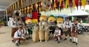 41ª Oktoberfest | Dia da Inclusão, voXXclub e Reação em Cadeia são destaques na quarta-feira