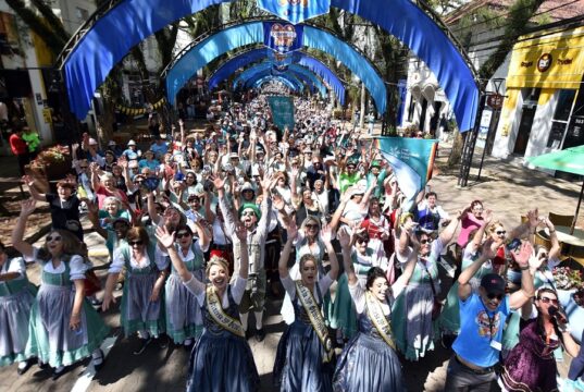 41ª Oktoberfest | Dia da Maturidade Ativa reunirá grupos de todo o Estado